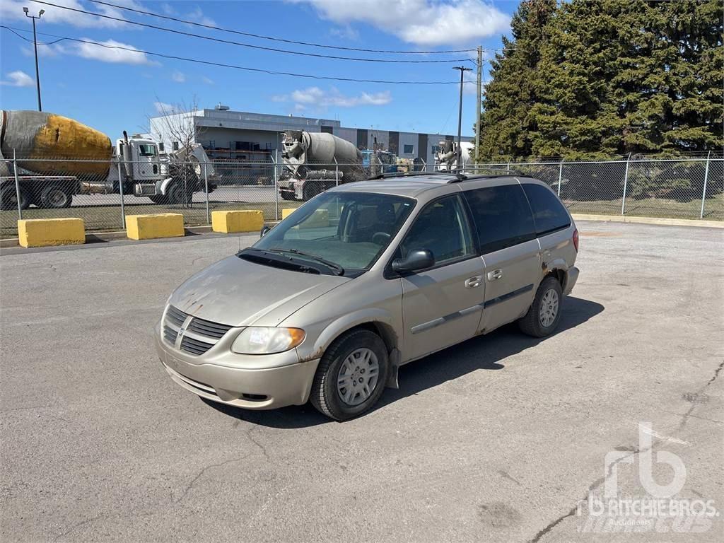 Dodge CARAVAN Pakettiautot