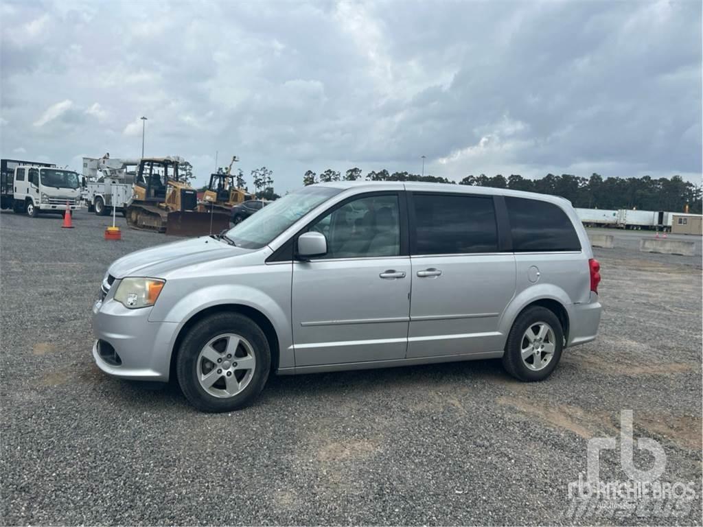 Dodge CARAVAN Pakettiautot