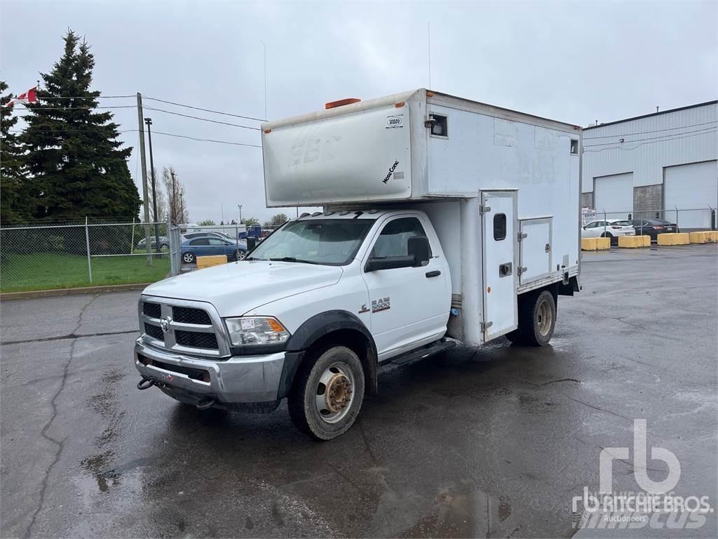 Dodge RAM 5500 Tienhoitoautot