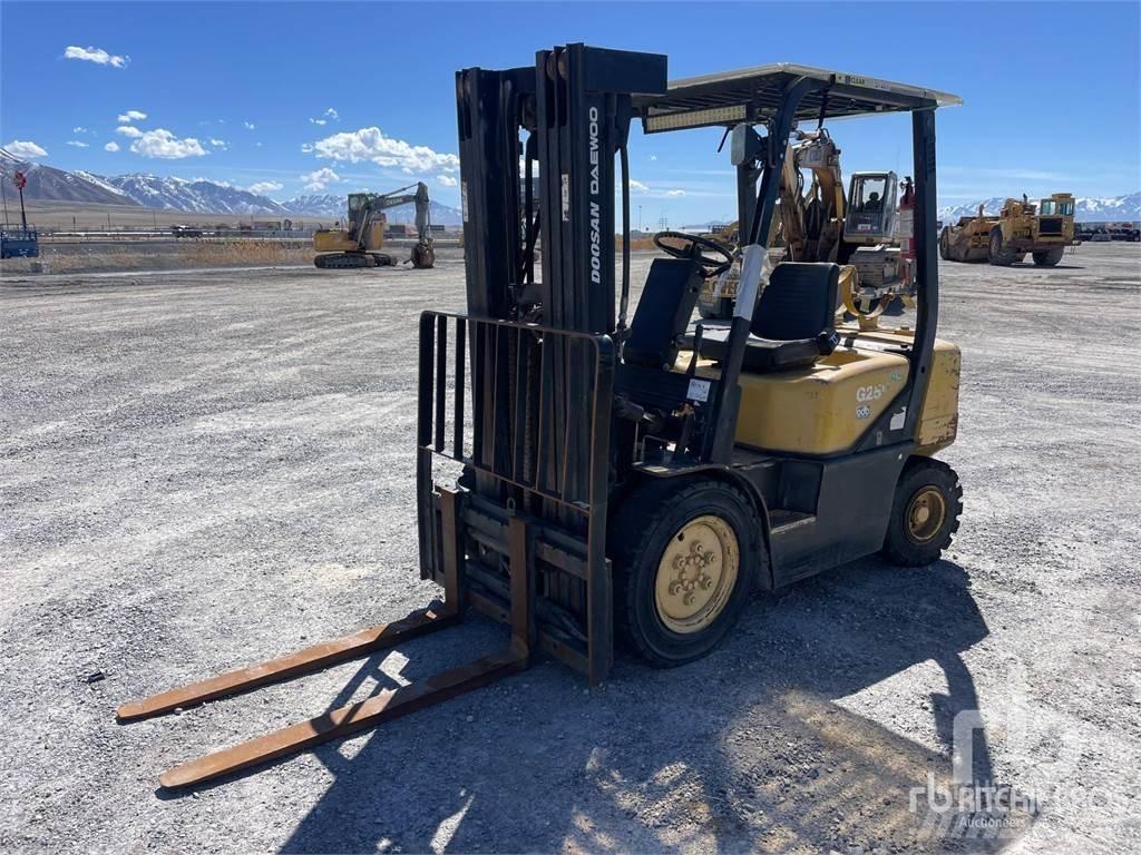 Doosan G25P-3 Dieseltrukit