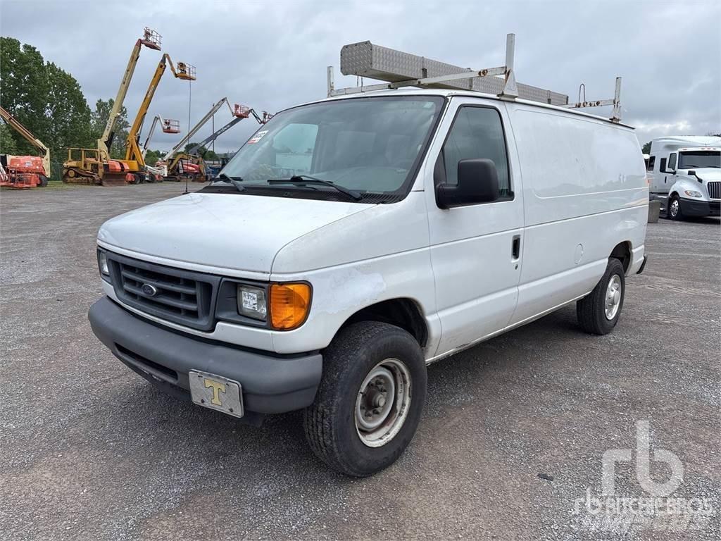 Ford E-250 Kylmä-/Lämpökori kuorma-autot