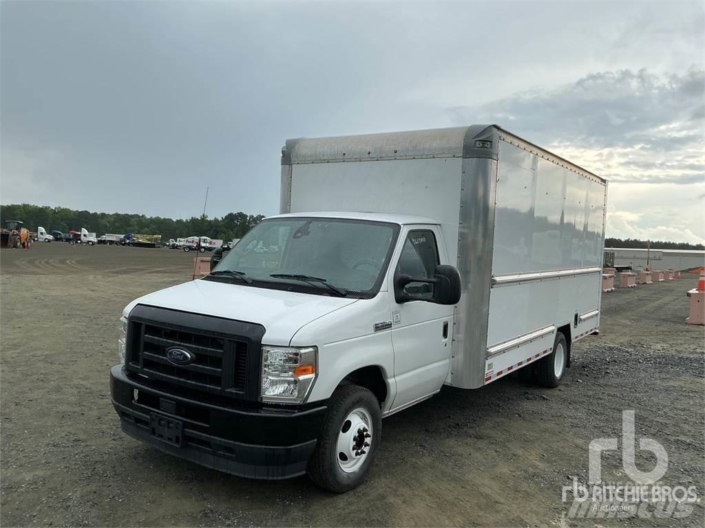 Ford E-350 Pakettiautot