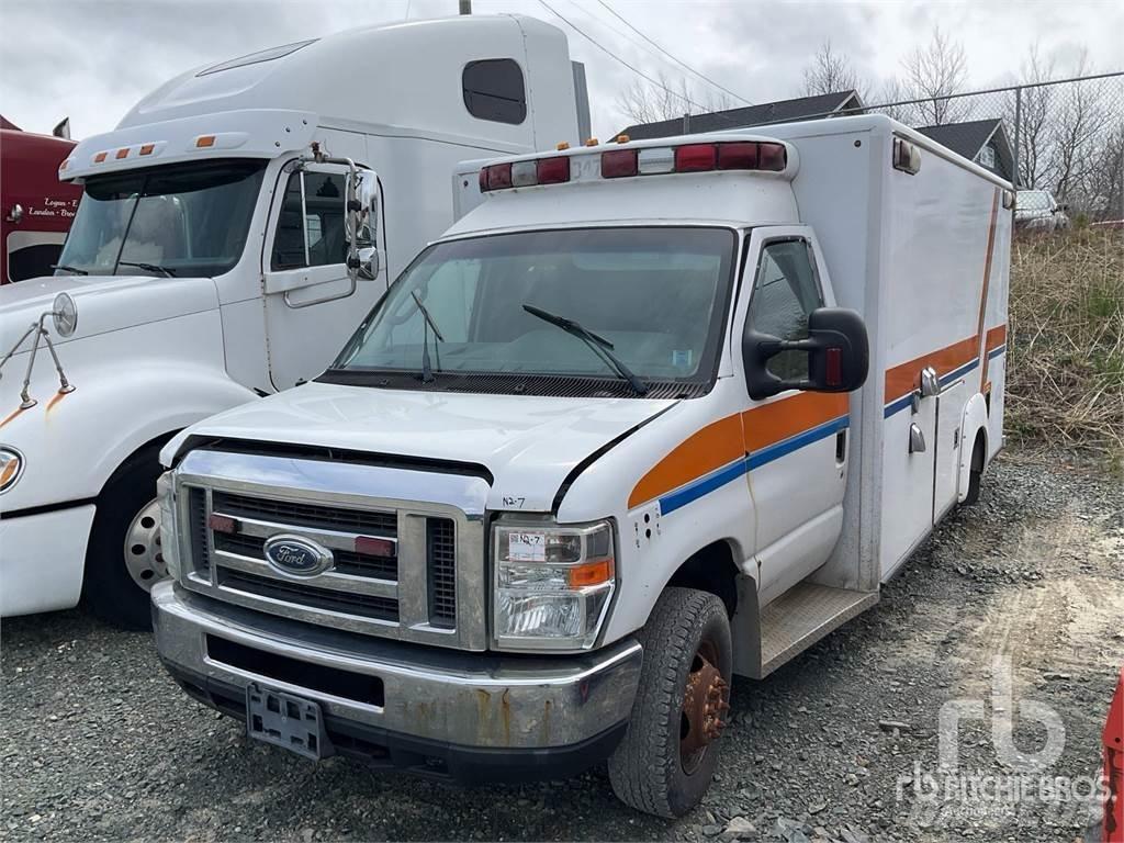 Ford E-350 Ambulanssit