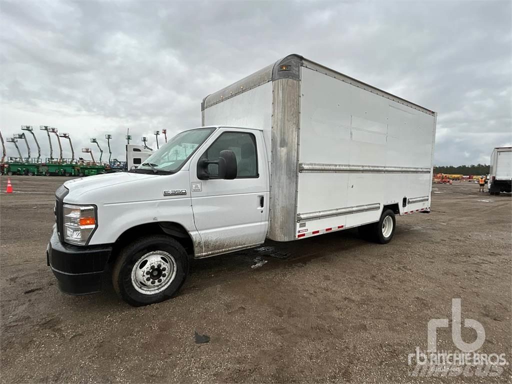 Ford E350 Pakettiautot