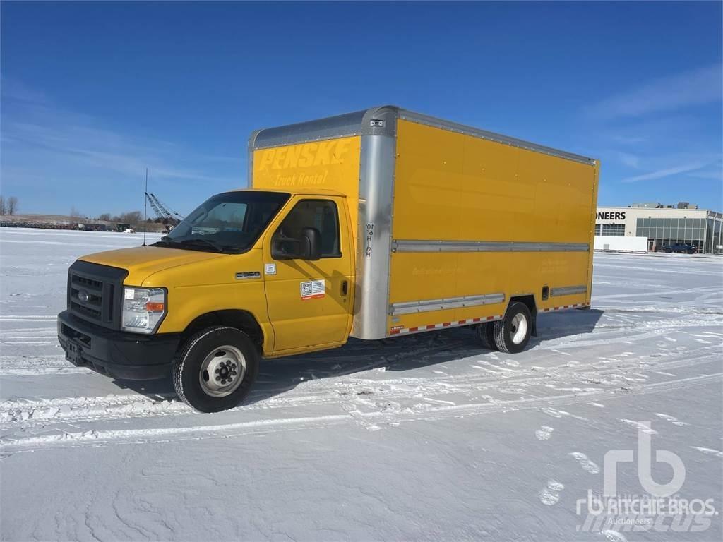 Ford E350 Pakettiautot