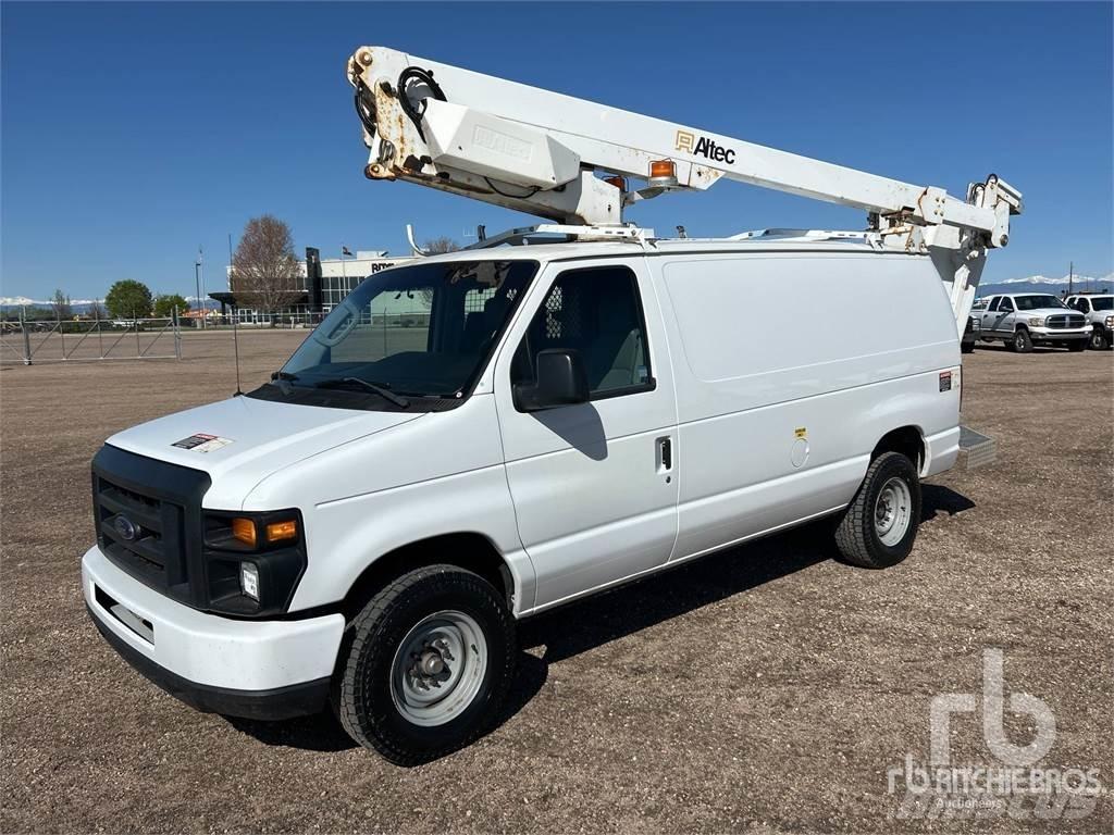 Ford E350 Hinattavat henkilönostimet