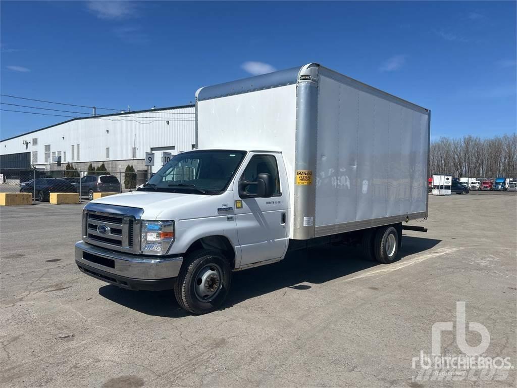 Ford E450 Pakettiautot