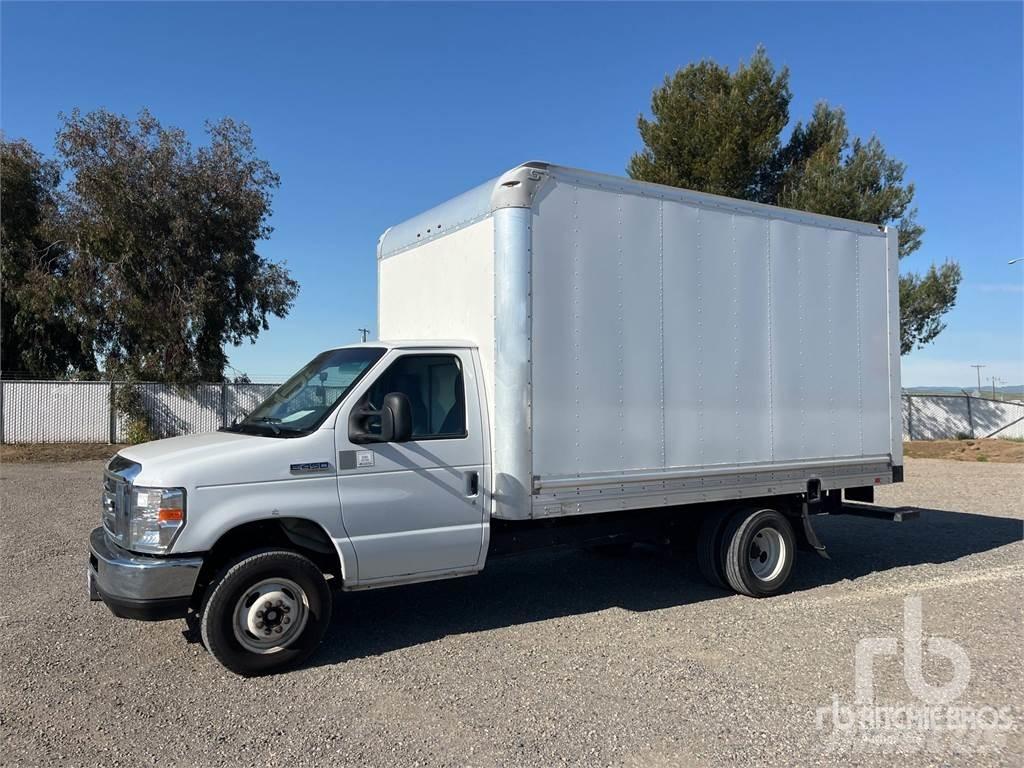 Ford E450 Pakettiautot