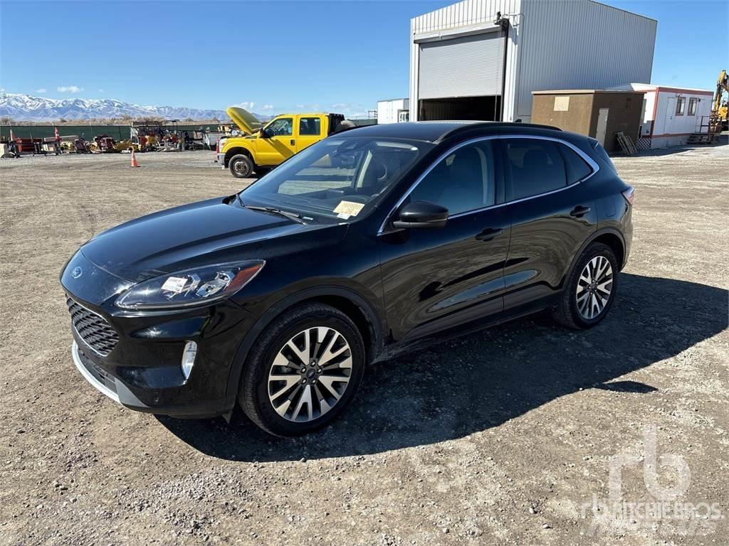 Ford ESCAPE Lava-autot