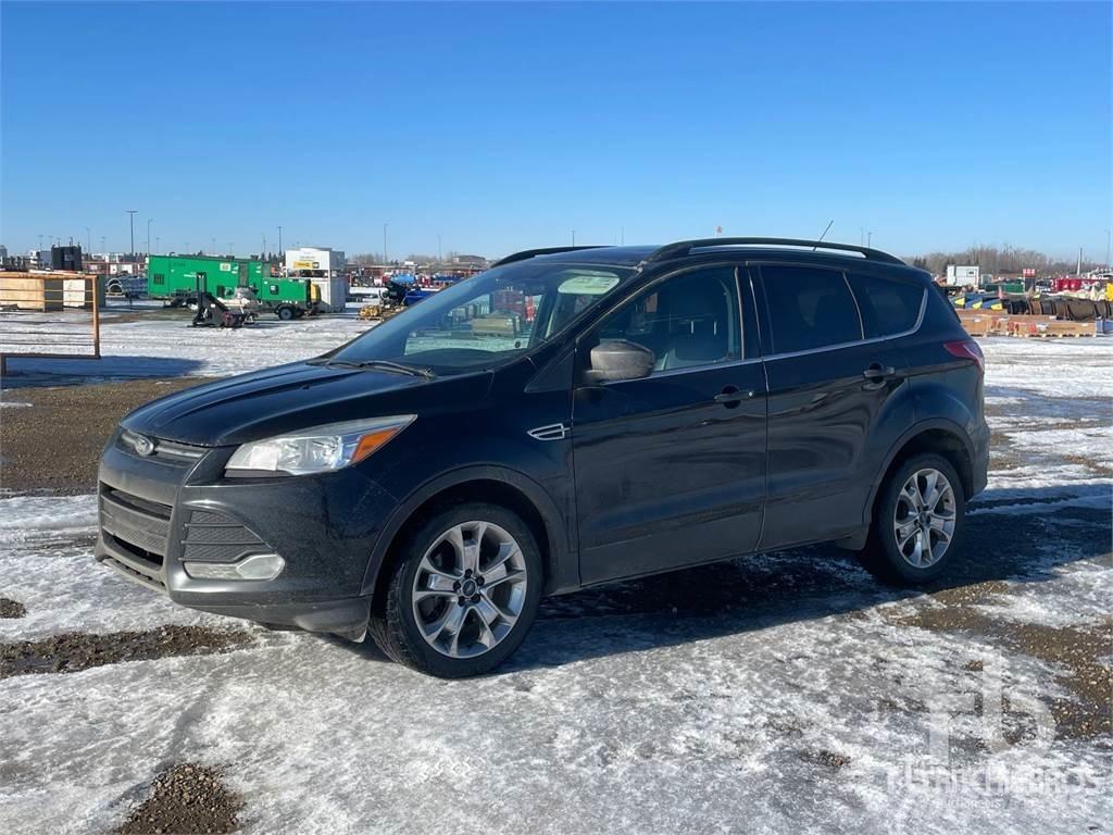 Ford ESCAPE Lava-autot