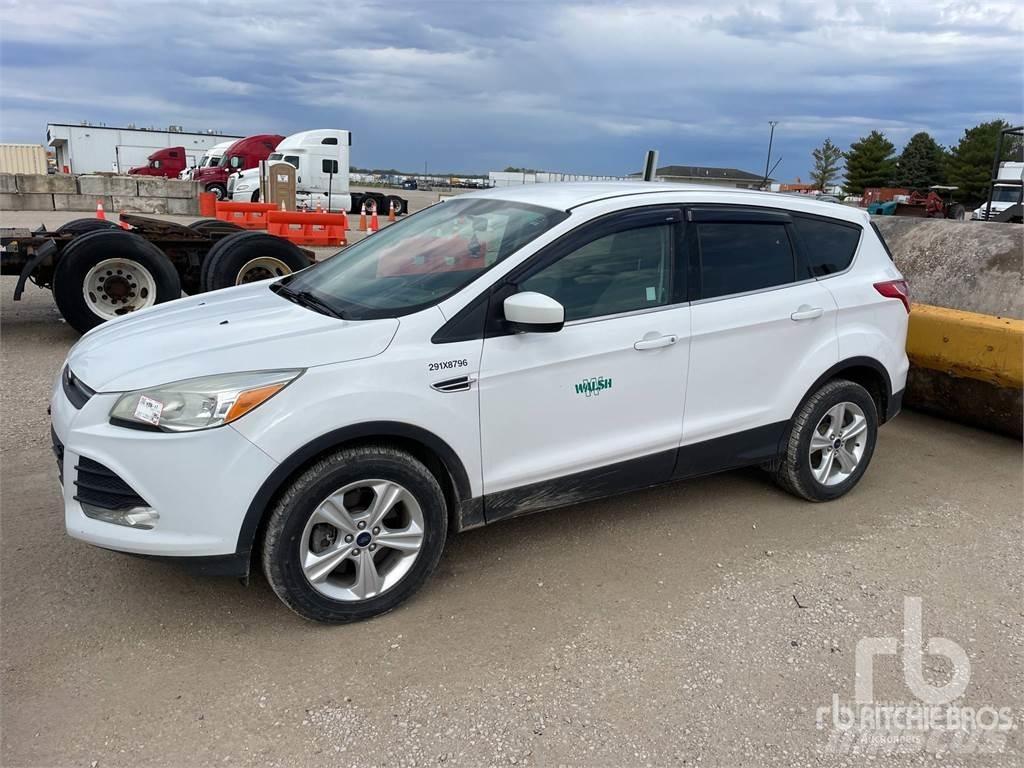 Ford ESCAPE Lava-autot