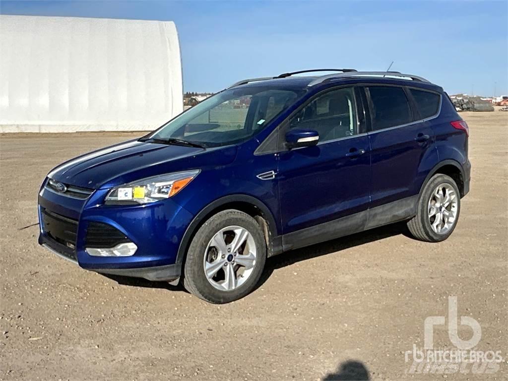Ford ESCAPE Lava-autot
