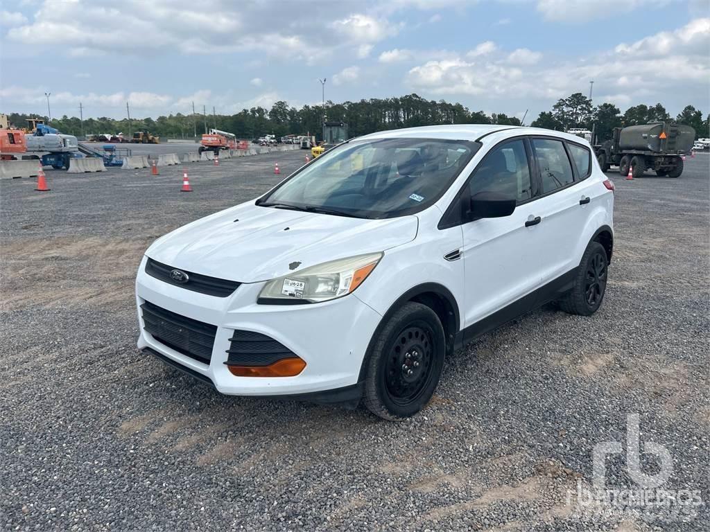 Ford ESCAPE Lava-autot