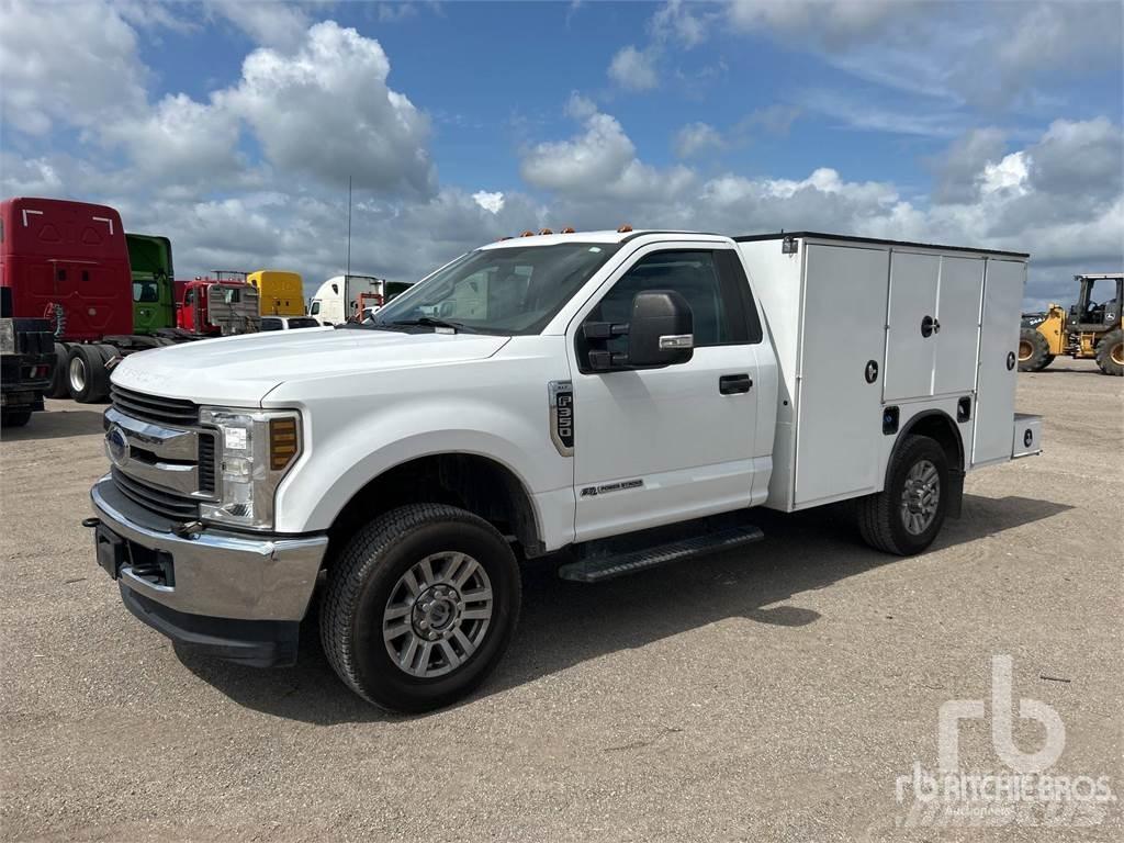 Ford F-350 Tienhoitoautot