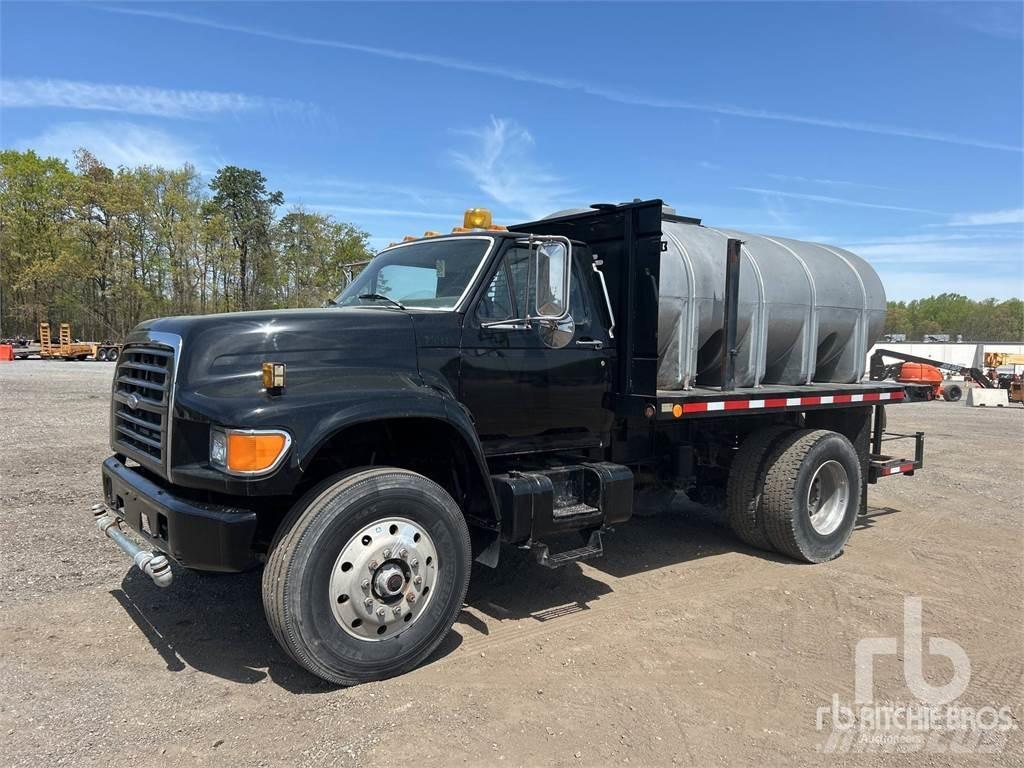 Ford F800 Vesisäiliöautot