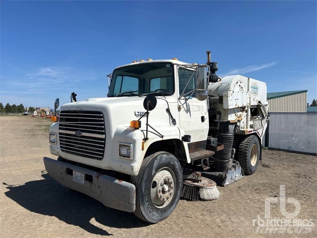 Ford L7000 Lakaisuautot