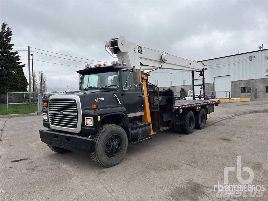 Ford L8000 Nosturiautot