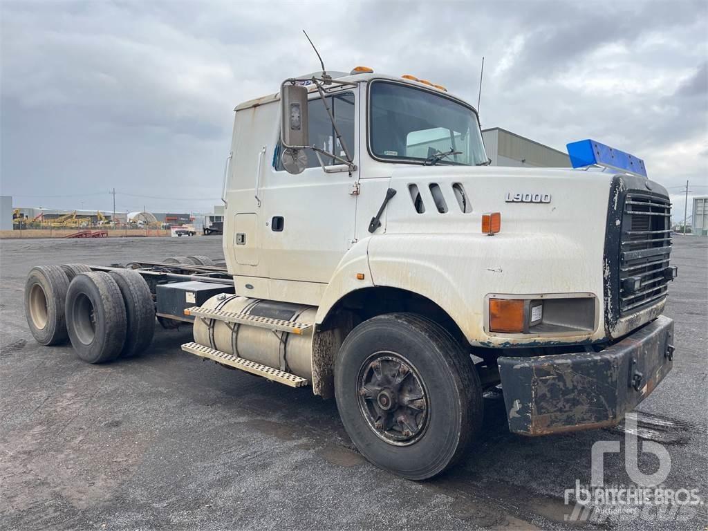 Ford L9000 Vetopöytäautot