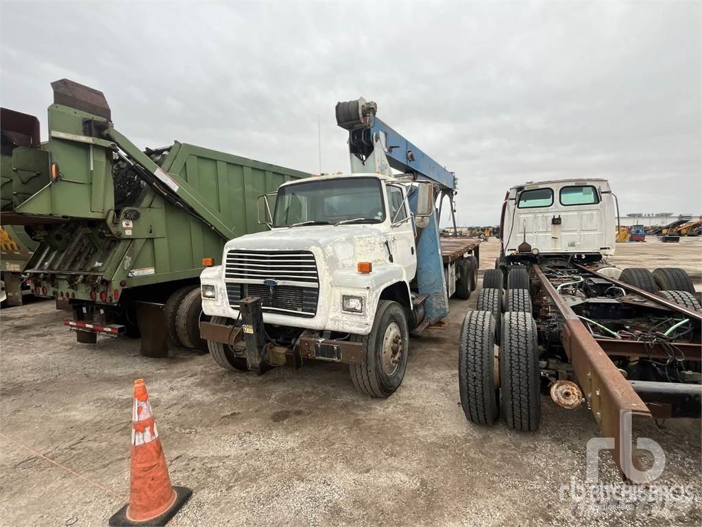 Ford LNT8000 Nosturiautot