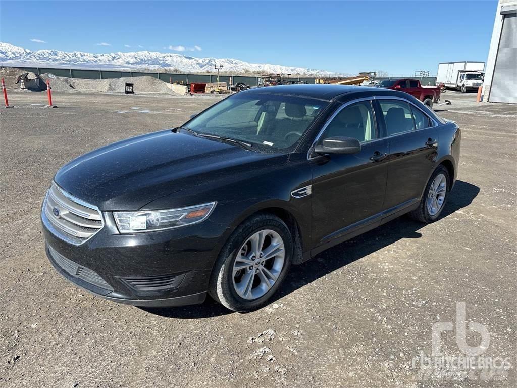 Ford TAURUS Henkilöautot
