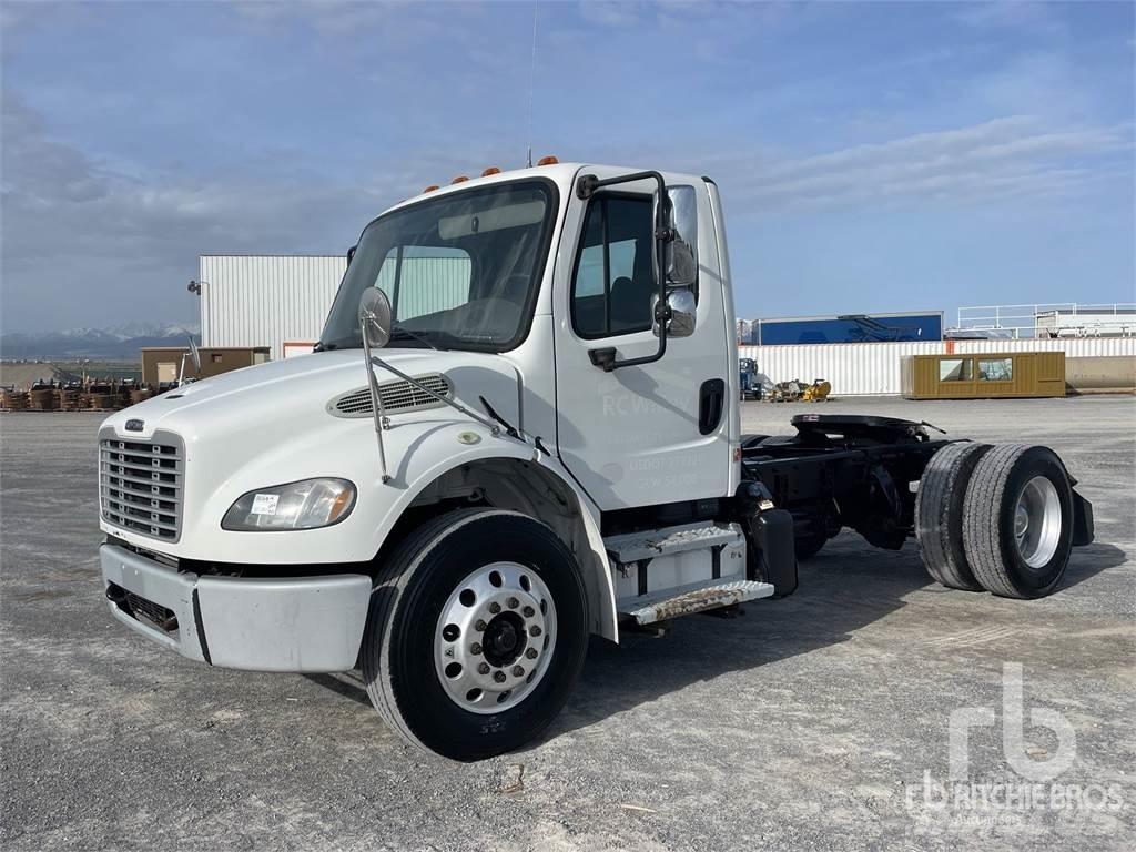 Freightliner M2 Vetopöytäautot