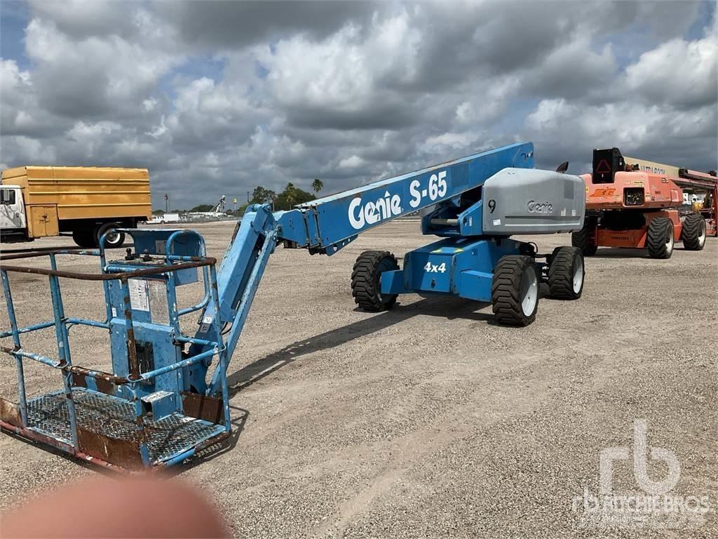 Genie S-65 Kuukulkijat