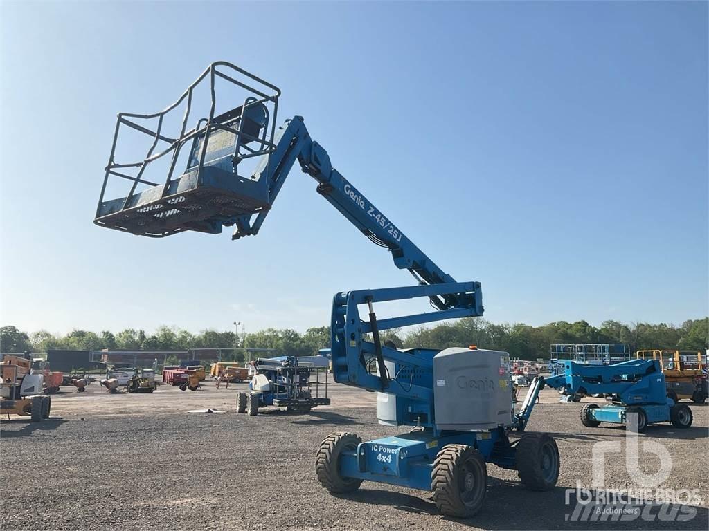 Genie Z45/25J Kuukulkijat