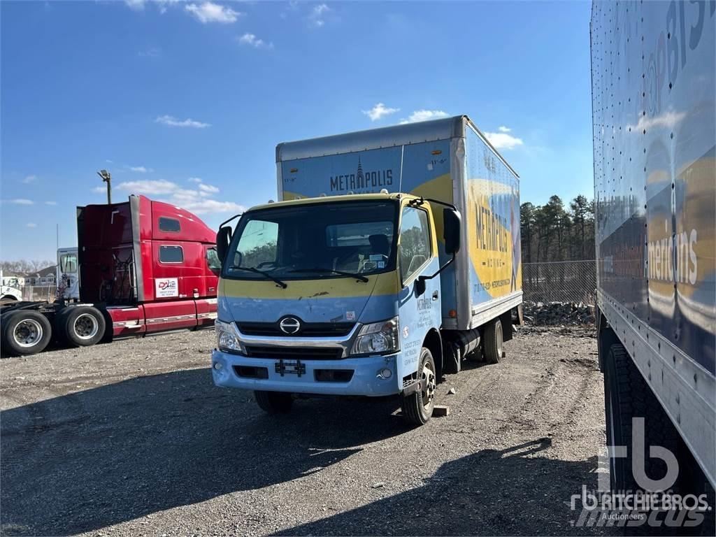 Hino 155 Pakettiautot