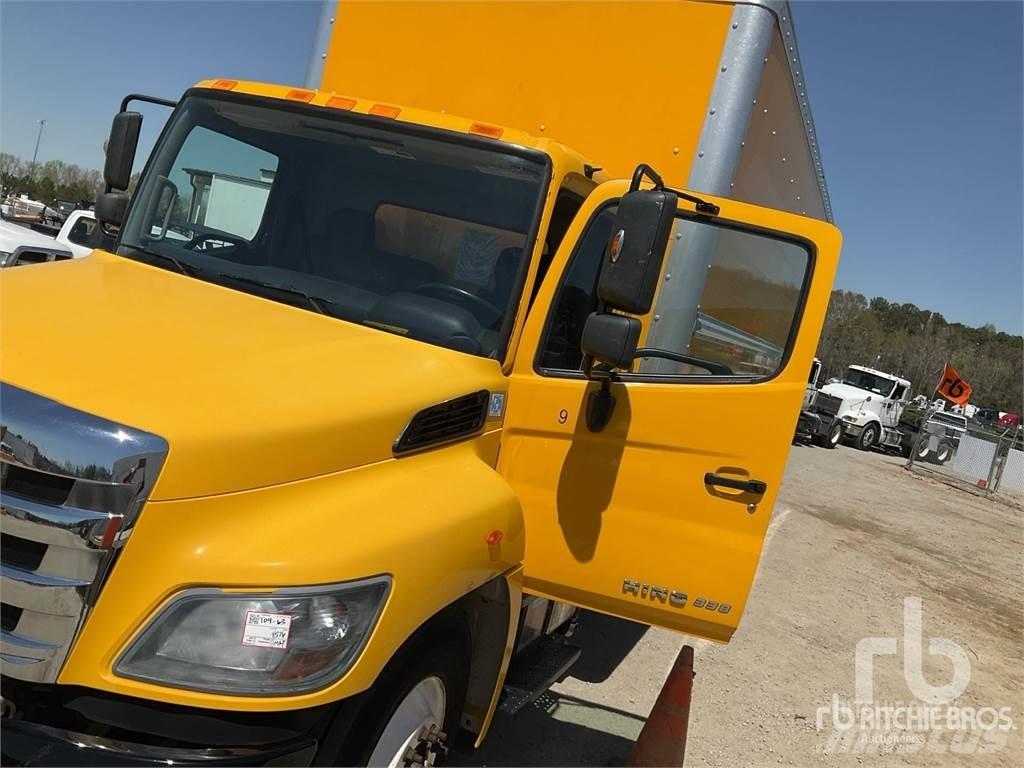 Hino 338 Pakettiautot