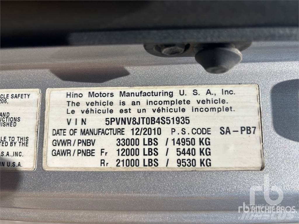 Hino 338 Pakettiautot