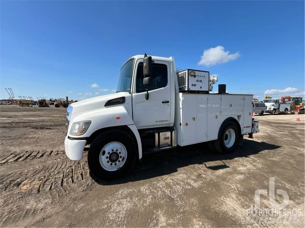 Hino 338 Tienhoitoautot