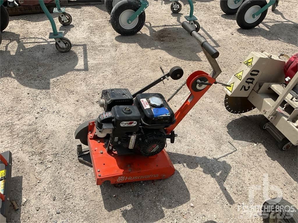 Husqvarna MG8 Asfalttileikkurit