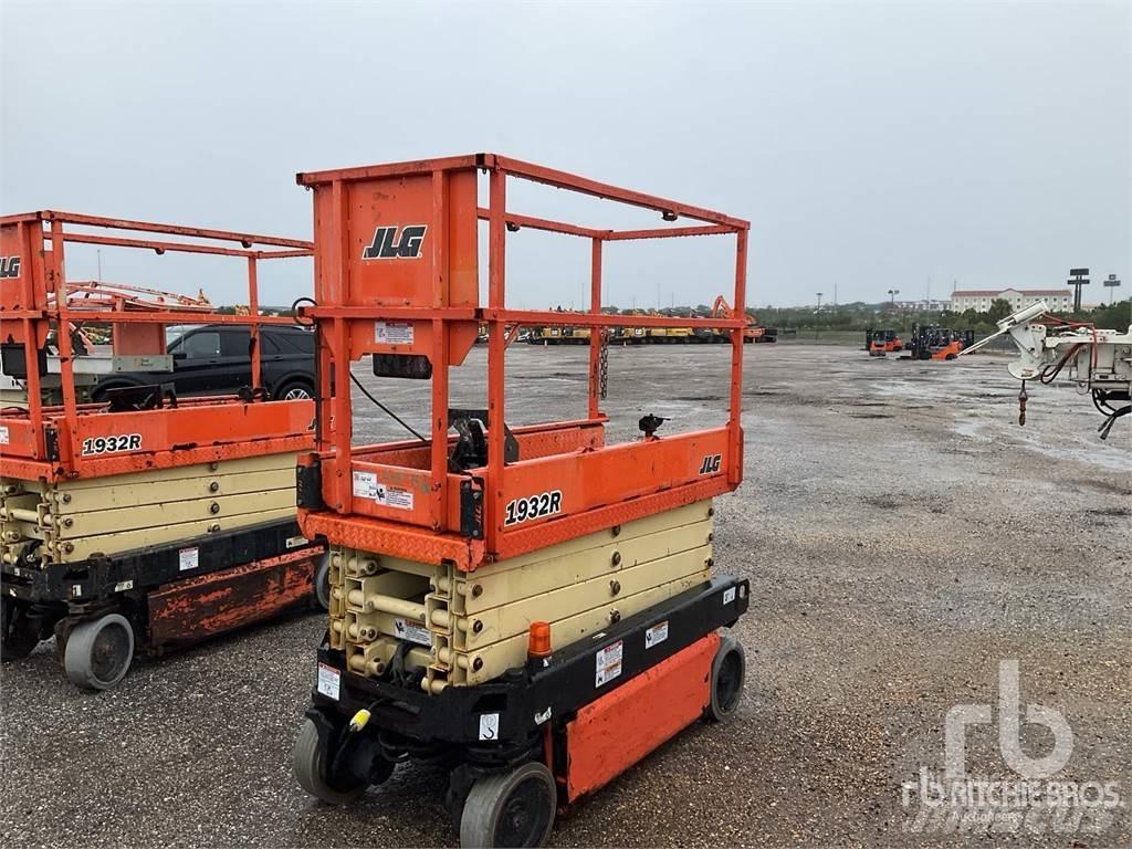 JLG 1932R Saksilavat