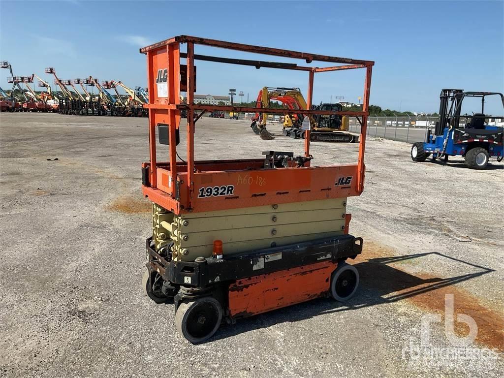 JLG 1932R Saksilavat