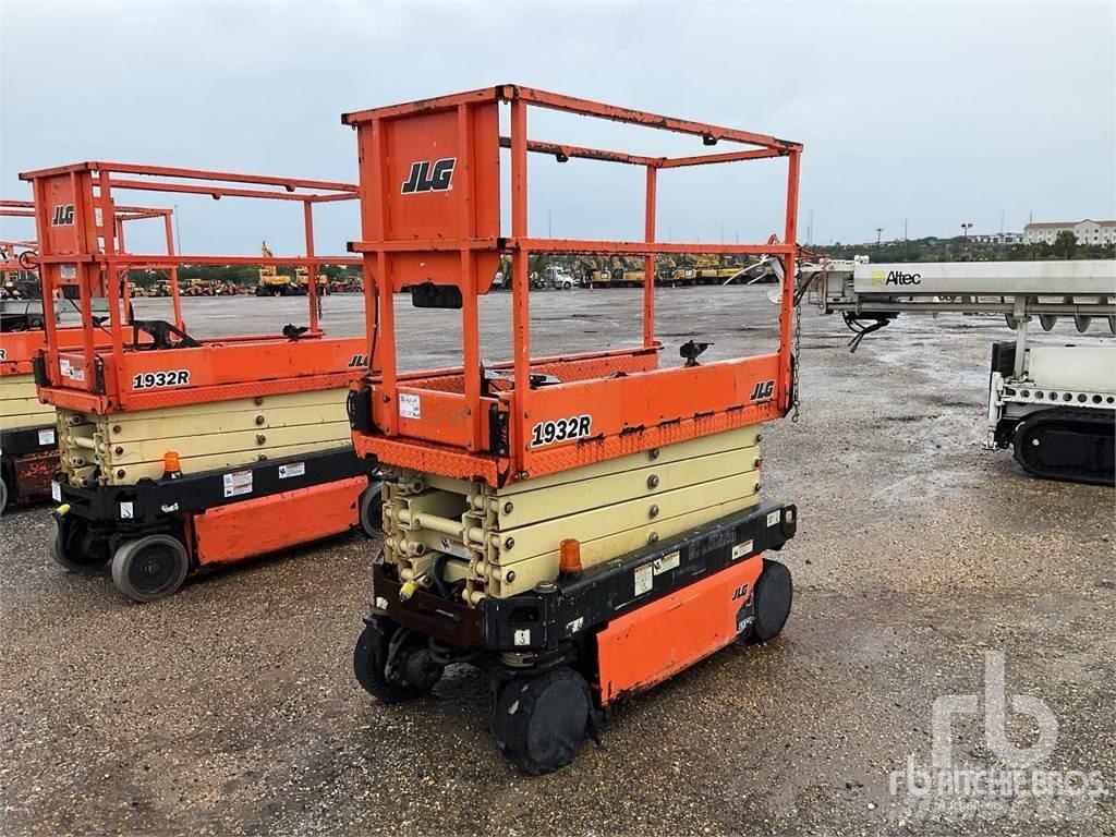 JLG 1932R Saksilavat