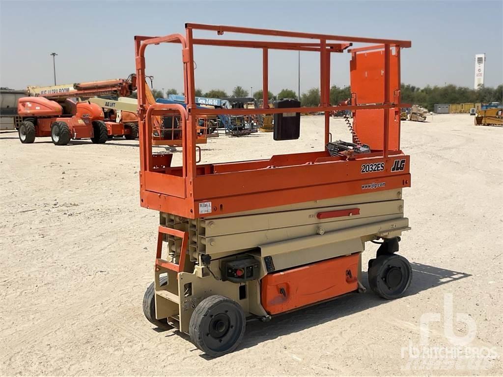 JLG 2032ES Saksilavat