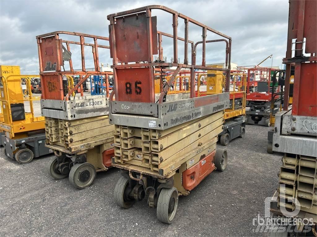 JLG 2630ES Saksilavat