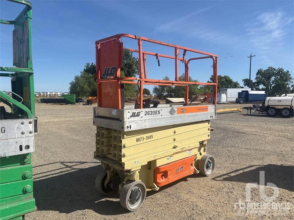 JLG 2630ES Saksilavat