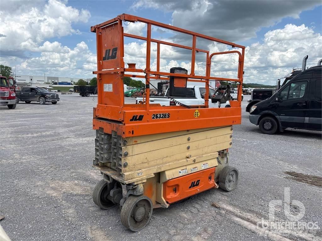 JLG 2632ES Saksilavat