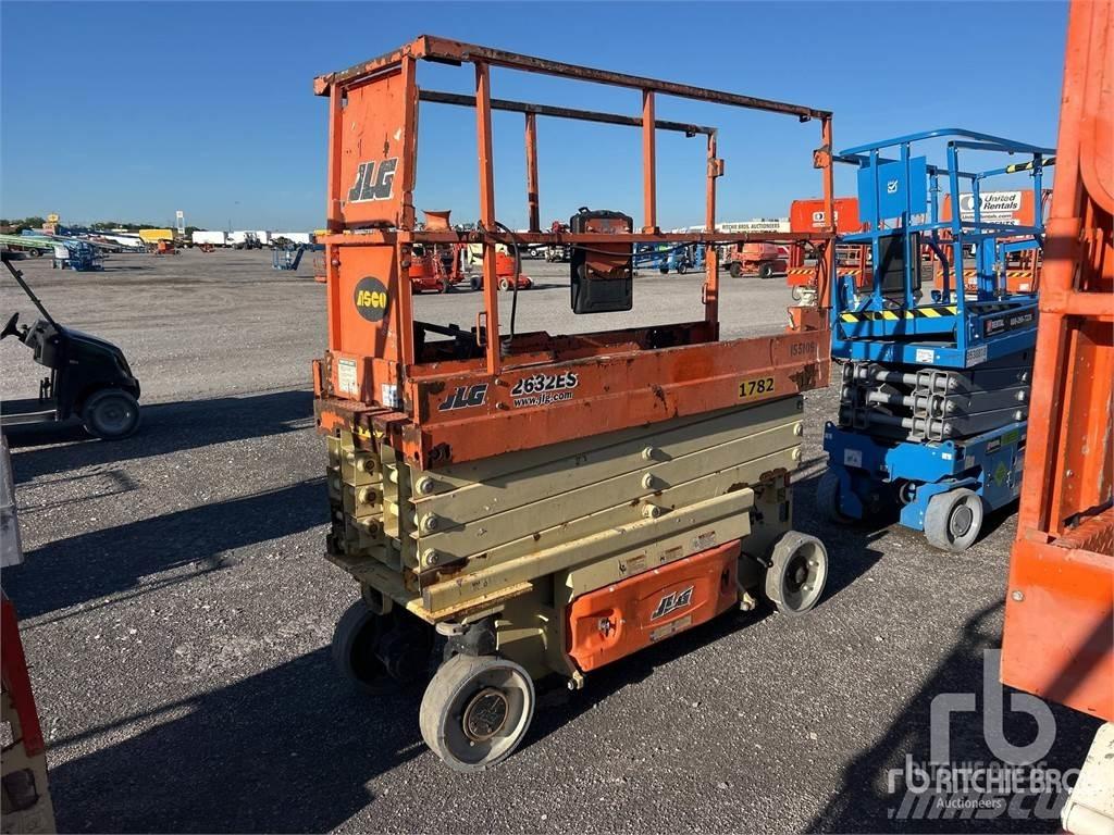 JLG 2632ES Saksilavat