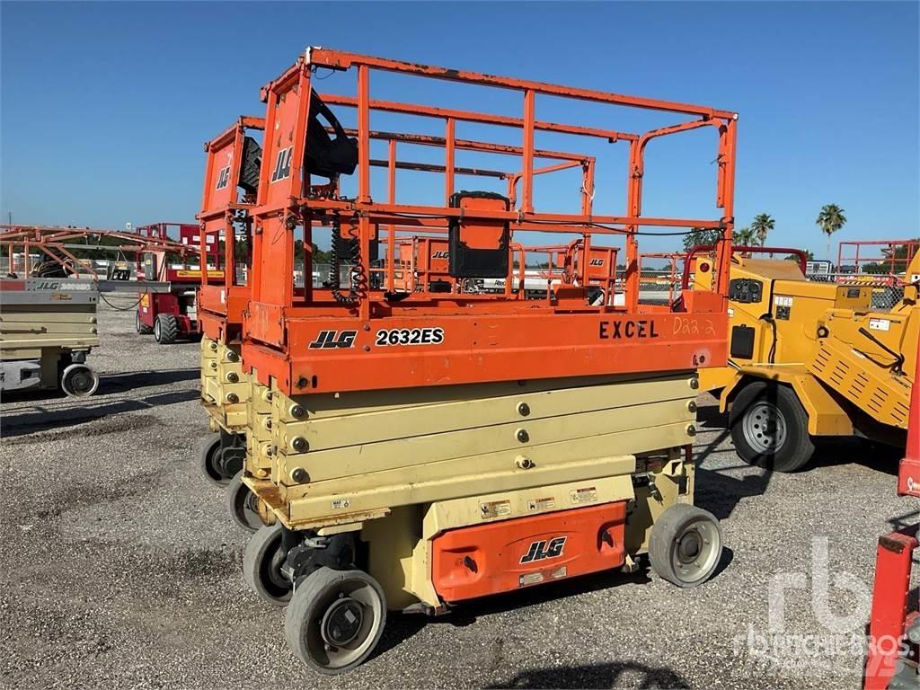 JLG 2632ES Saksilavat
