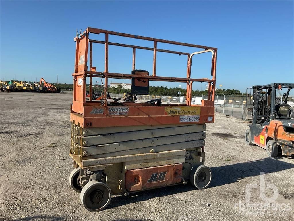 JLG 2632ES Saksilavat