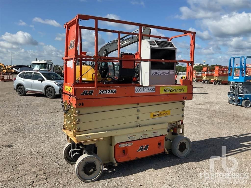 JLG 2632ES Saksilavat