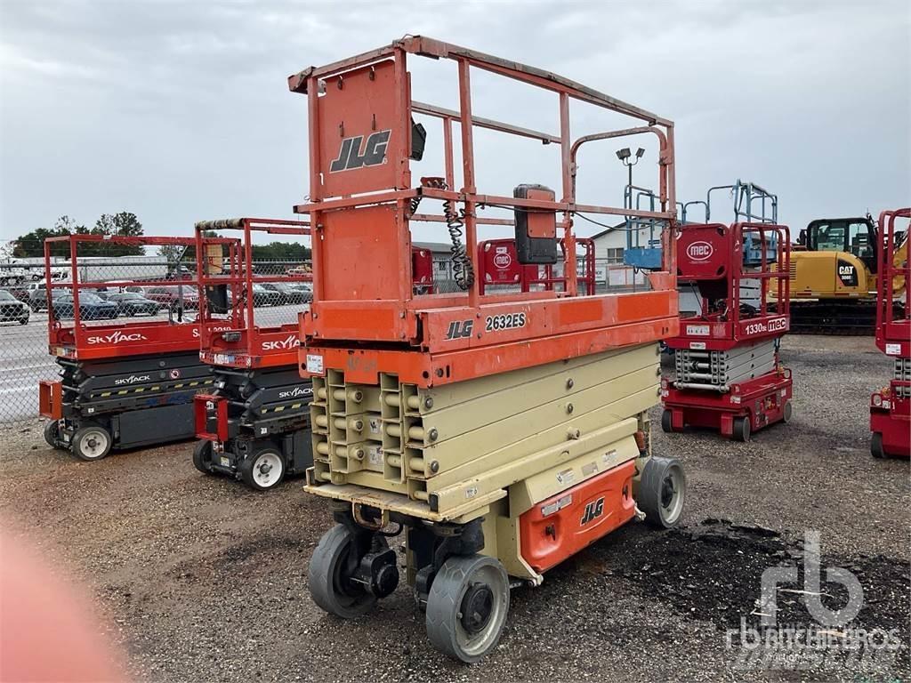 JLG 2632ES Saksilavat