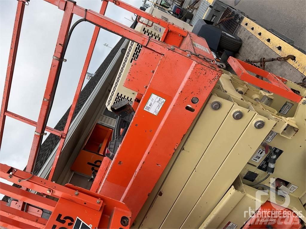 JLG 2632ES Saksilavat