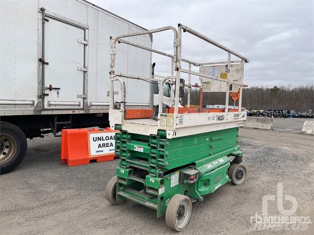 JLG 3246ES Saksilavat