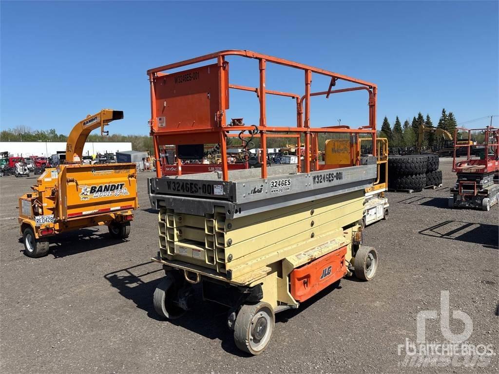 JLG 3246ES Saksilavat