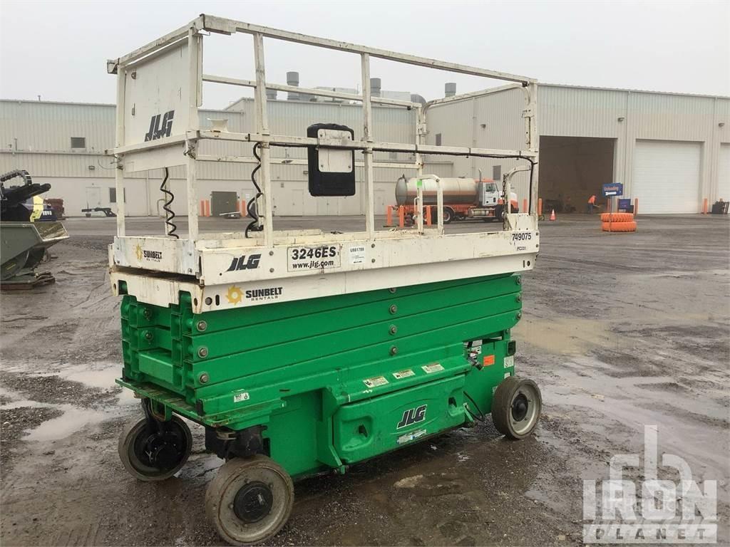 JLG 3246ES Saksilavat