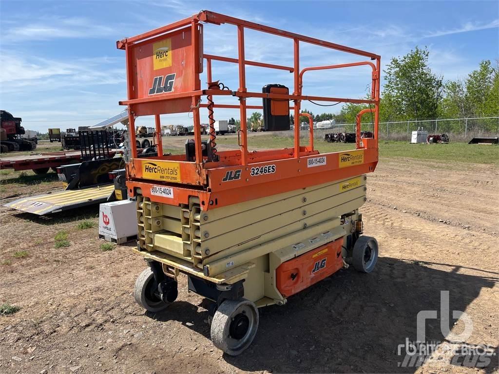 JLG 3246ES Saksilavat