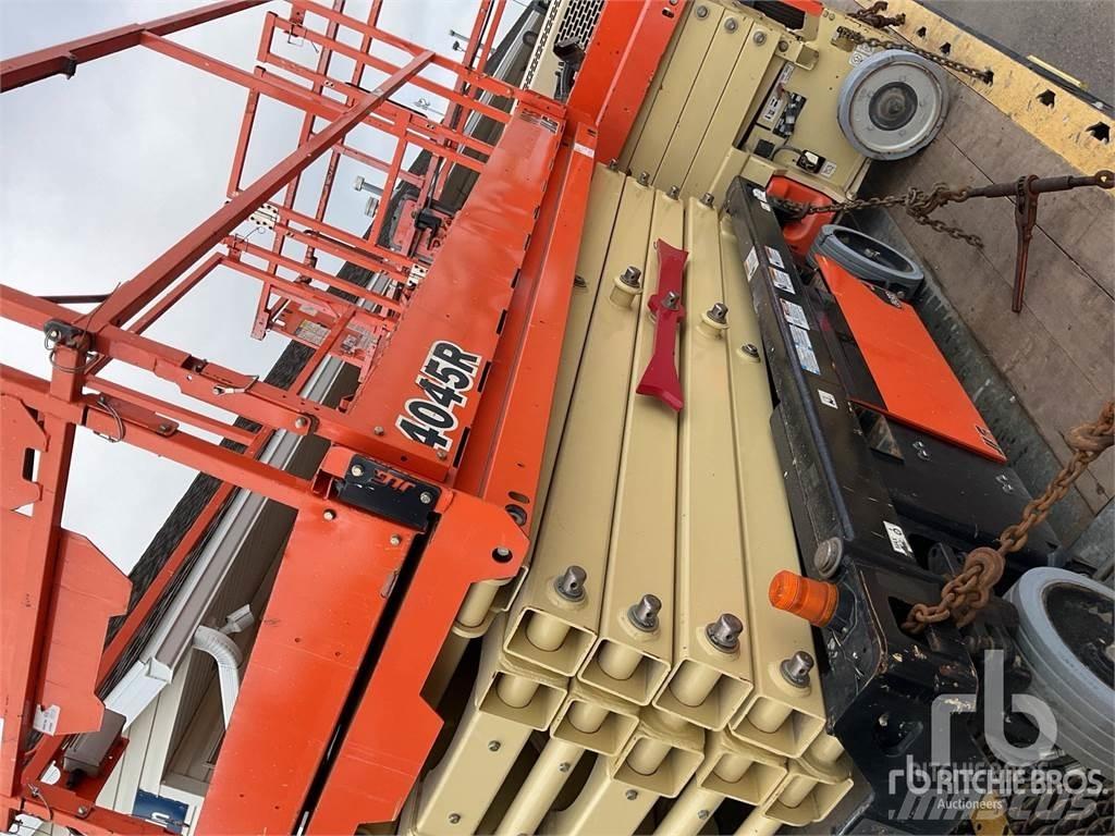 JLG 4045R Saksilavat